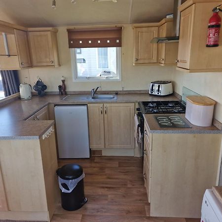 6 Berth Seawick Caravan Park, St Osyth Колчестър Екстериор снимка