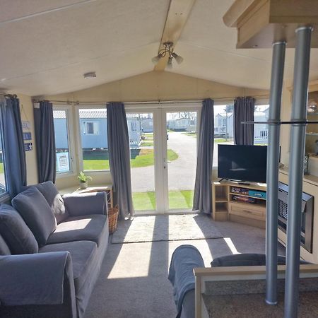6 Berth Seawick Caravan Park, St Osyth Колчестър Екстериор снимка