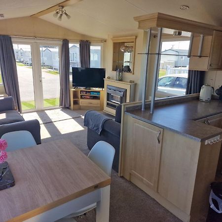 6 Berth Seawick Caravan Park, St Osyth Колчестър Екстериор снимка