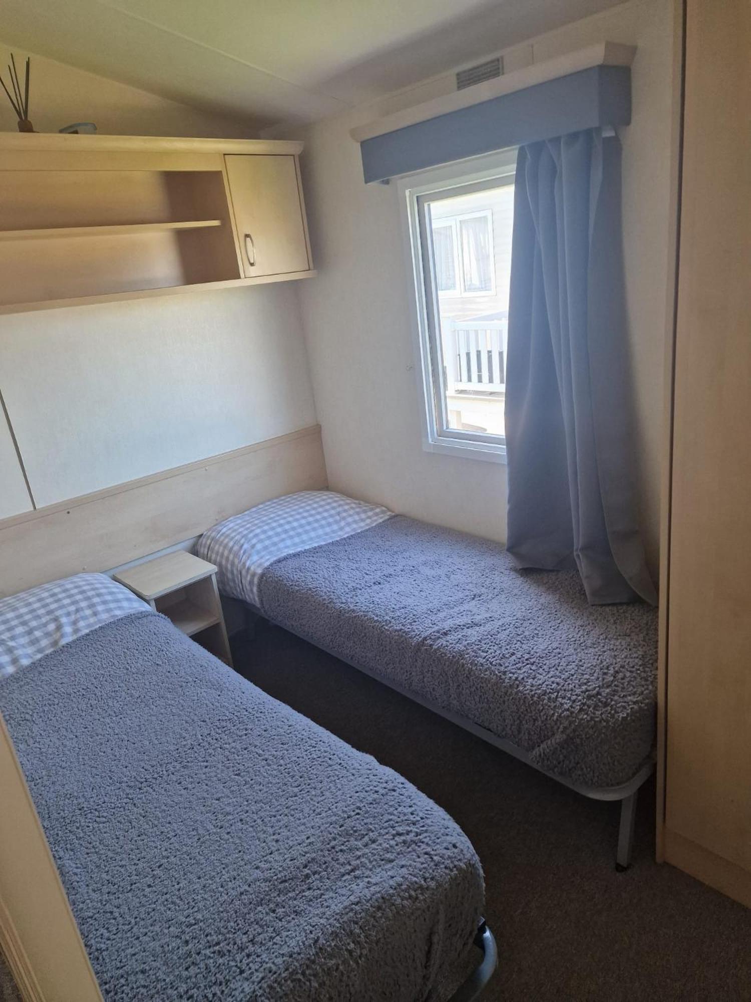 6 Berth Seawick Caravan Park, St Osyth Колчестър Екстериор снимка